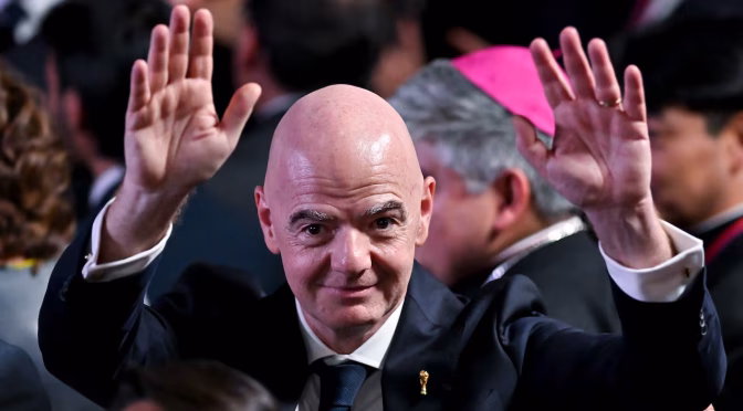 Siasat Infantino Redam Krisis FIFA dengan Turnamen Junior